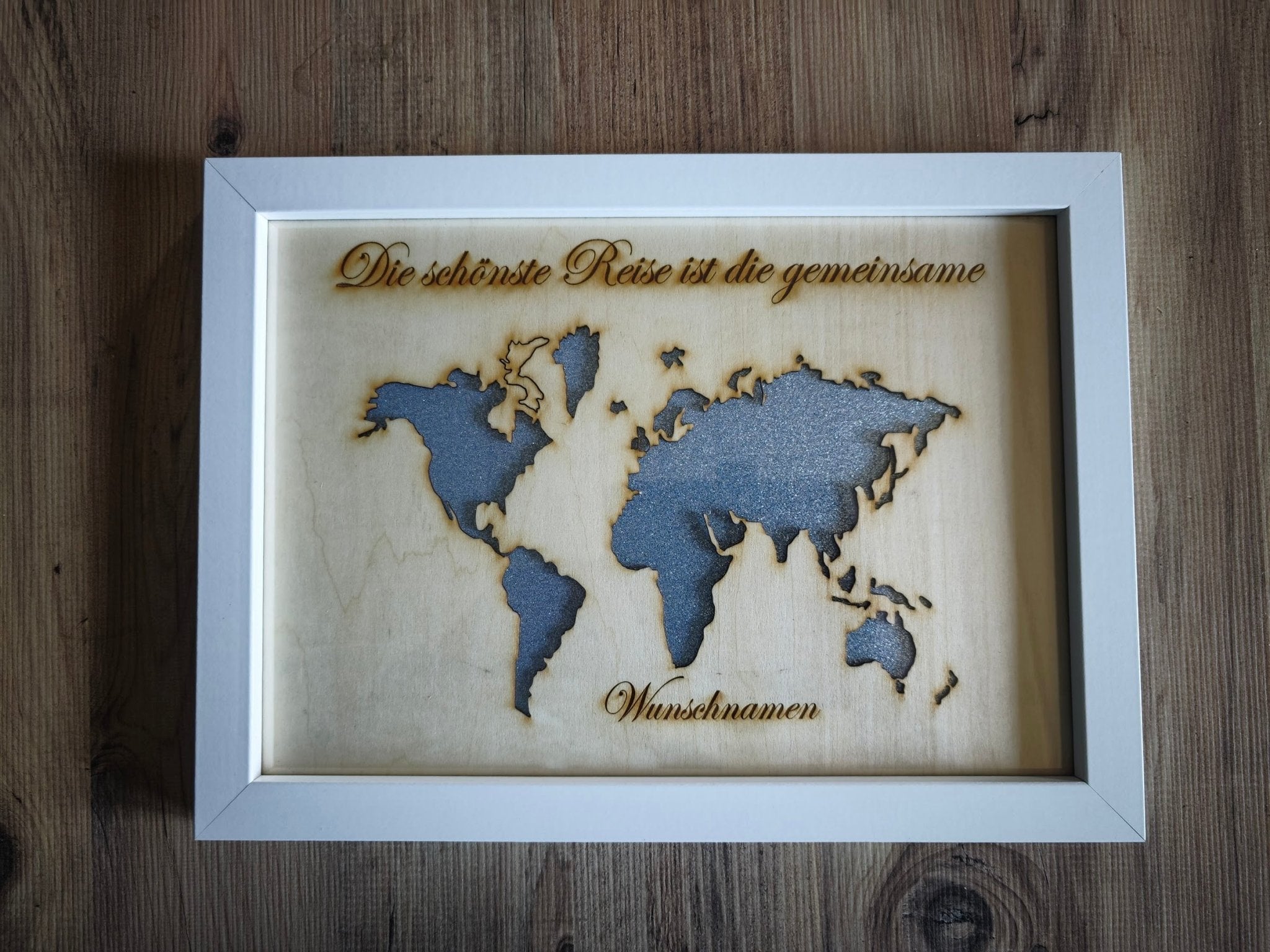 WELTKARTE auf Holz Graviert im Bilderrahmen das ideal Geschenk Reisen Hochzeiten - Kreativstuebchen