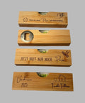Wasserwaage aus Holz mit Flaschenöffner und Spruch oder Logo eingraviert - Kreativstuebchen