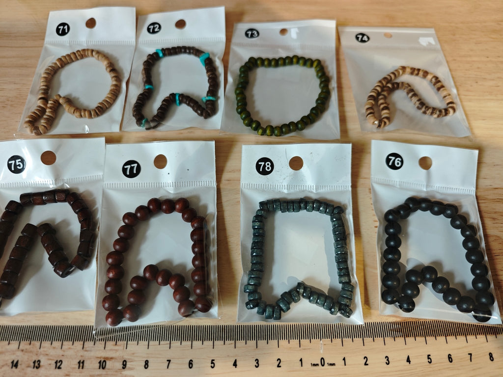 Verschieden Armbänder mit Perlen und Anker - Kreativstuebchen