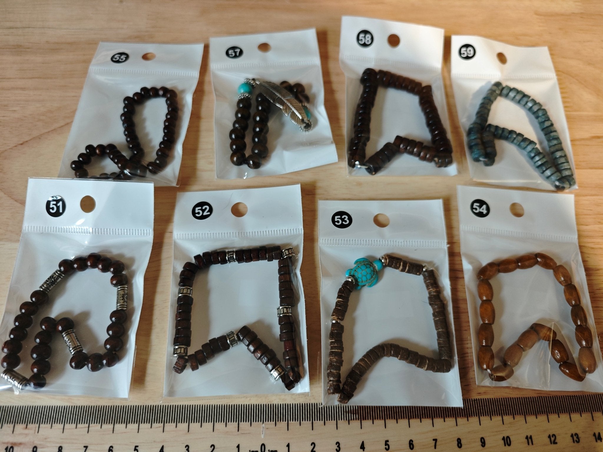 Verschieden Armbänder mit Perlen und Anker - Kreativstuebchen
