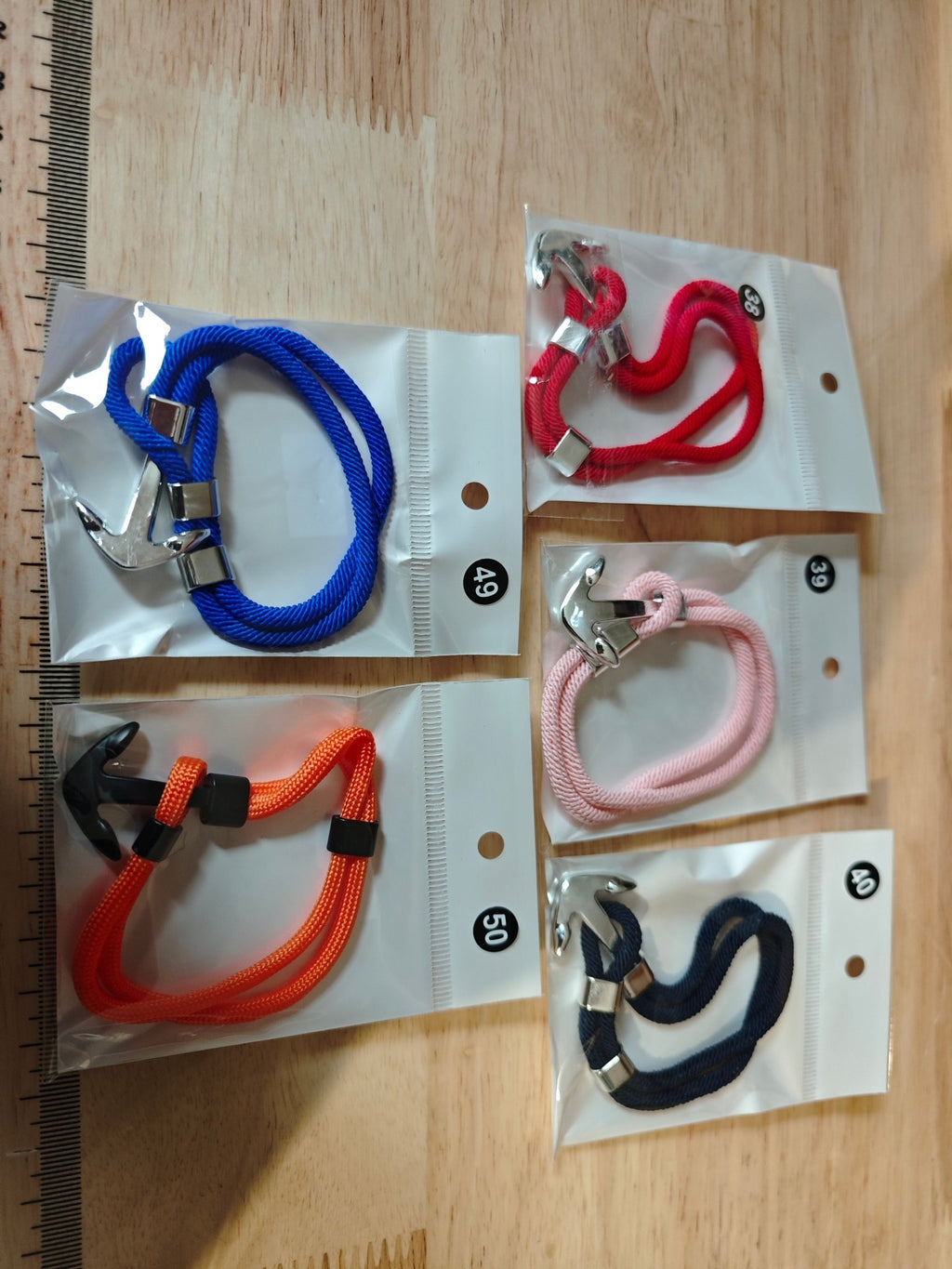 Verschieden Armbänder mit Perlen und Anker - Kreativstuebchen