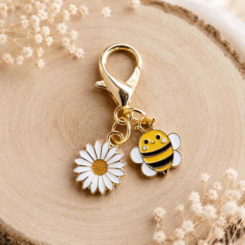 Biene Maiblume Charm Anhänger mit Karte - Kreativstuebchen