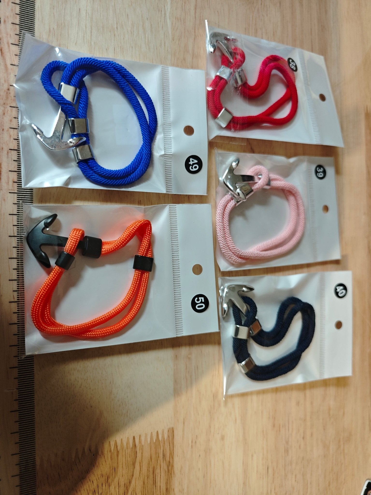 Verschieden Armbänder mit Perlen und Anker - Kreativstuebchen